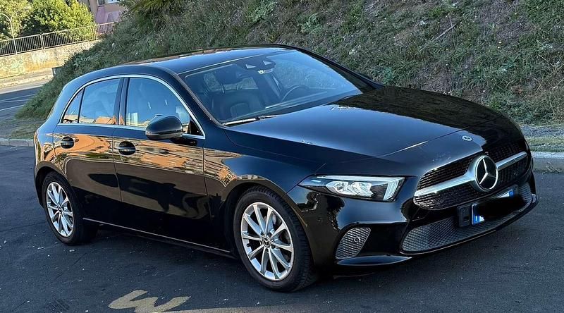 Usata Mercedes A180 116 CV (85 kW) 2019 Nero Berlina