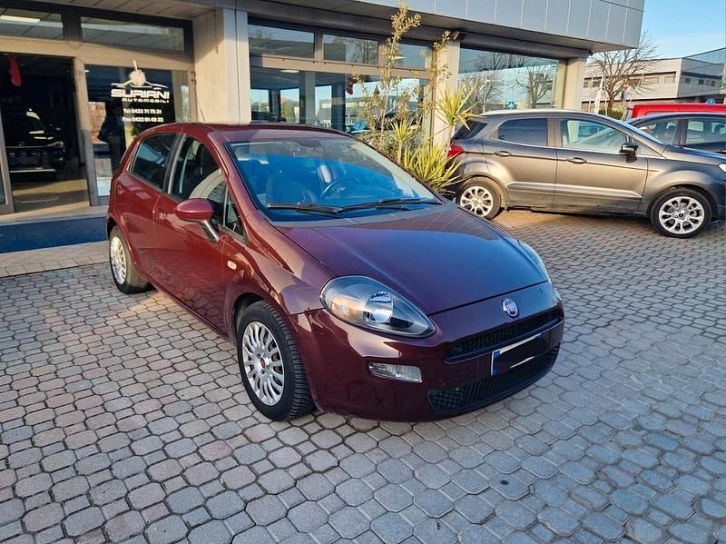 Usata Fiat Punto Lounge 85 CV (62 kW) 2014 Rosso Utilitaria