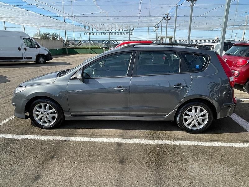Usata Hyundai i30 Comfort 90 CV (66 kW) 2011 Grigio Station wagon