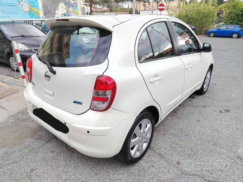 Usata Nissan Micra Tekna 98 CV (72 kW) 2012 Bianco Utilitaria