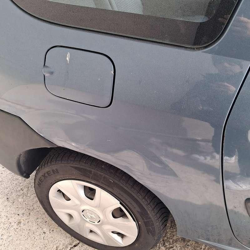 Usata Dacia Logan Lauréate 68 CV (50 kW) 2007 Berlina