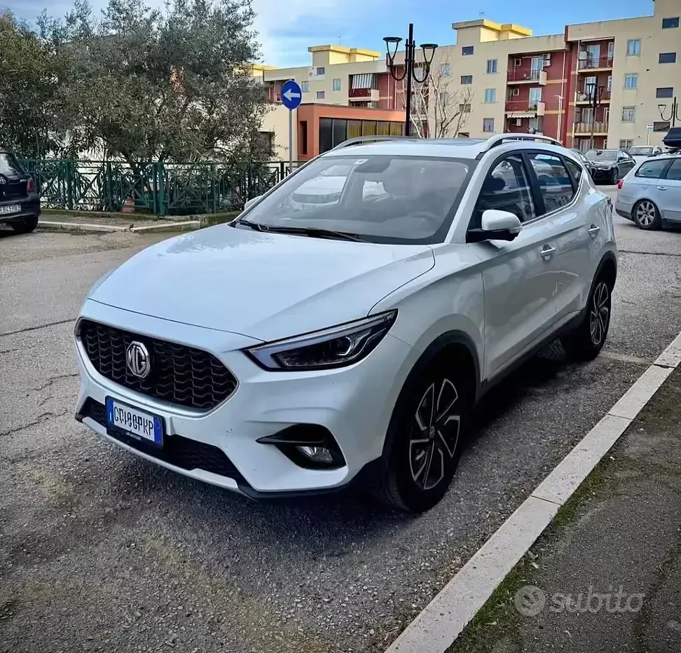Usata MG ZS Luxury 106 CV (77 kW) 2024 Bianco SUV