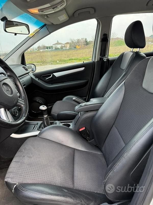 Usata Mercedes B180 2008 Grigio Monovolume