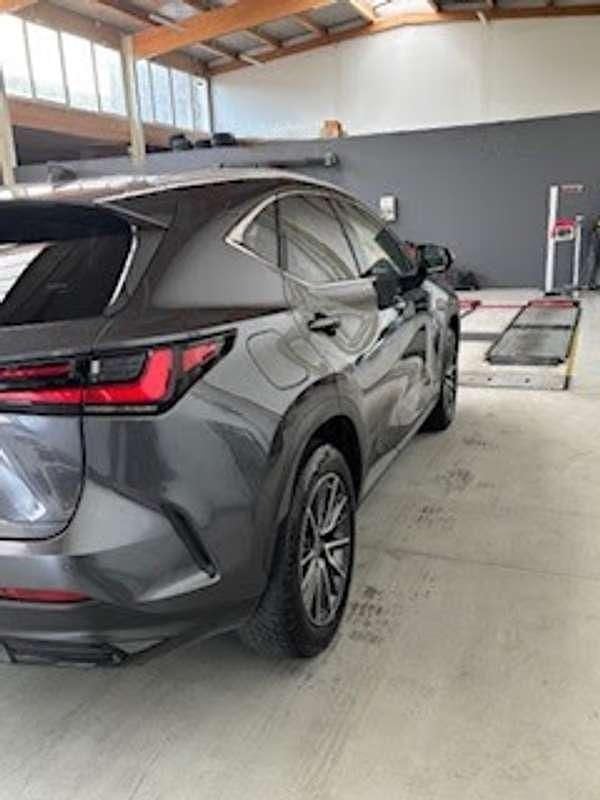 Usata Lexus NX450h+ 185 CV (136 kW) 2022 Grigio SUV