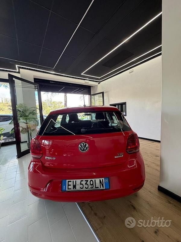 Usata VW Polo Trendline 75 CV (55 kW) 2014 Rosso Berlina