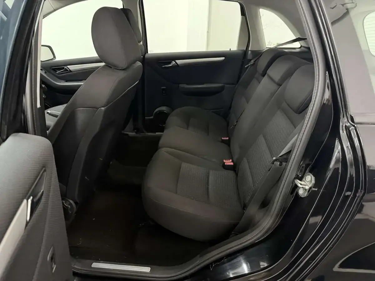 Usata Mercedes B180 Premium 109 CV (80 kW) 2011 Other Utilitaria