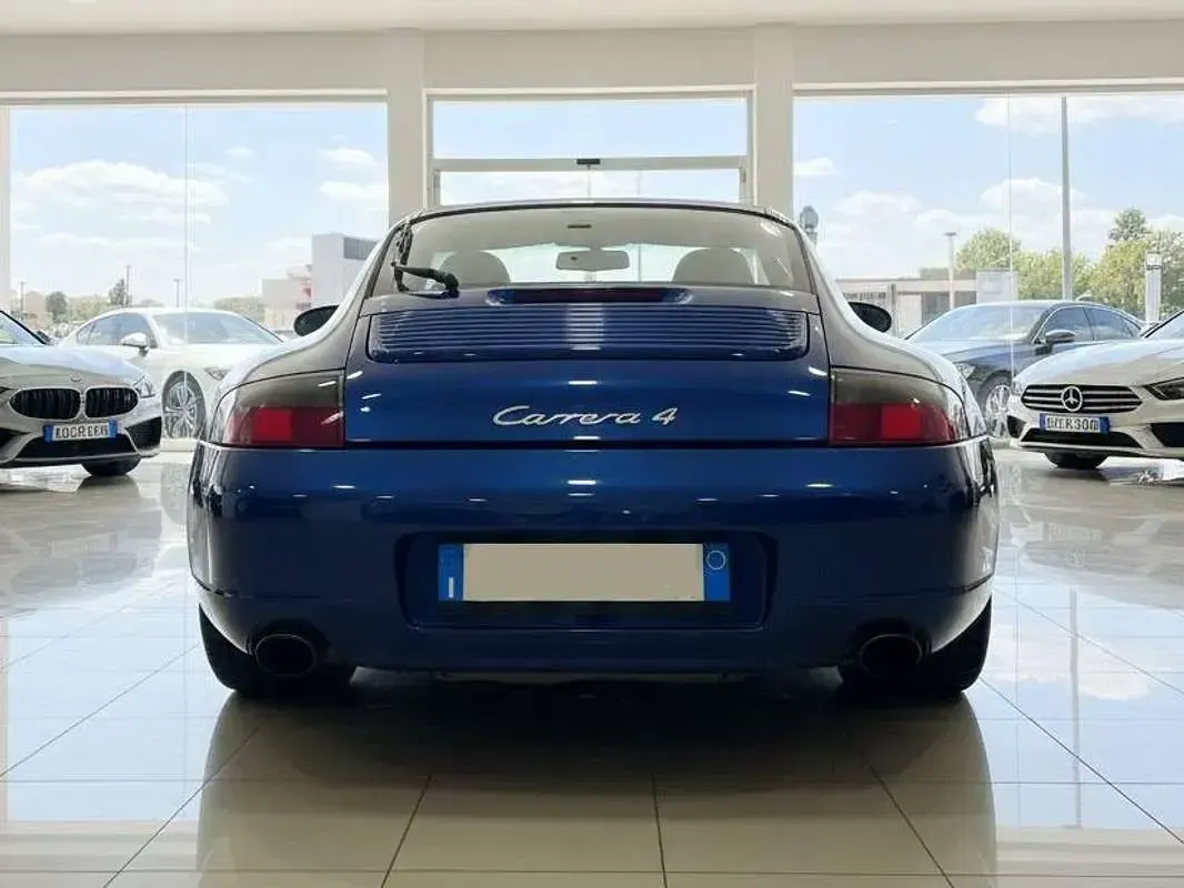 Usata Porsche 911 Carrera 4 300 CV (220 kW) 2001 Blu/azzurro Coupé