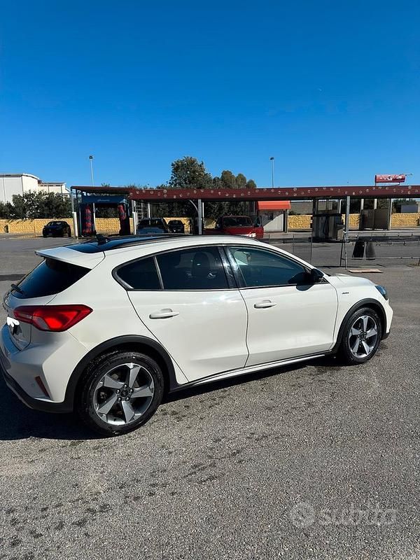 Usata Ford Focus Active 120 CV (88 kW) 2020 Bianco Utilitaria
