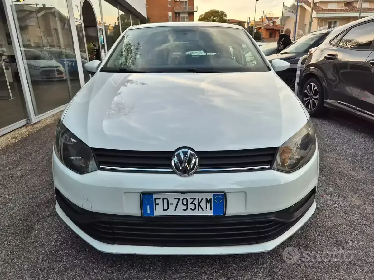 Usata VW Polo Trendline 75 CV (55 kW) 2016 Bianco Utilitaria