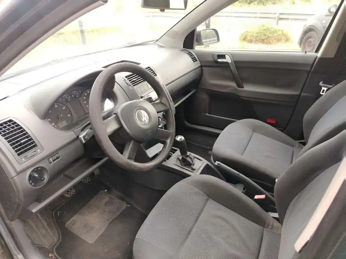 Usata VW Polo Comfortline 75 CV (55 kW) 2004 Grigio Utilitaria