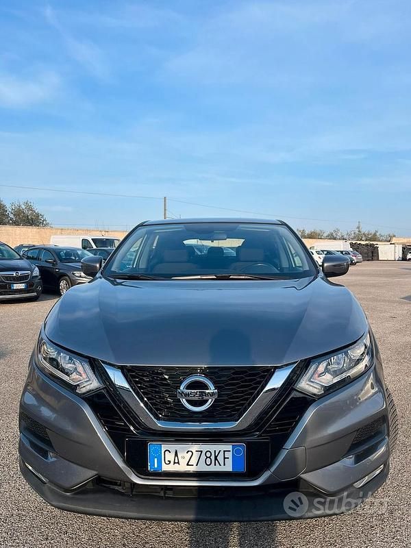 Usata Nissan Qashqai Tekna+ 115 CV (84 kW) 2020 Grigio SUV