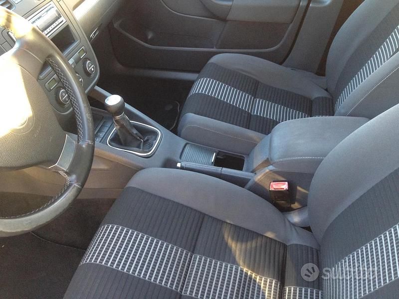 Usata VW Golf VI 102 CV (75 kW) 2008 Grigio Utilitaria