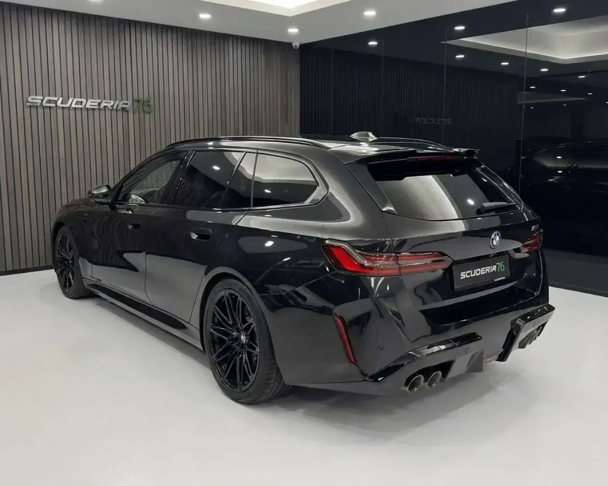 Usata BMW M5 585 CV (430 kW) 2025 Black sapphire Station wagon