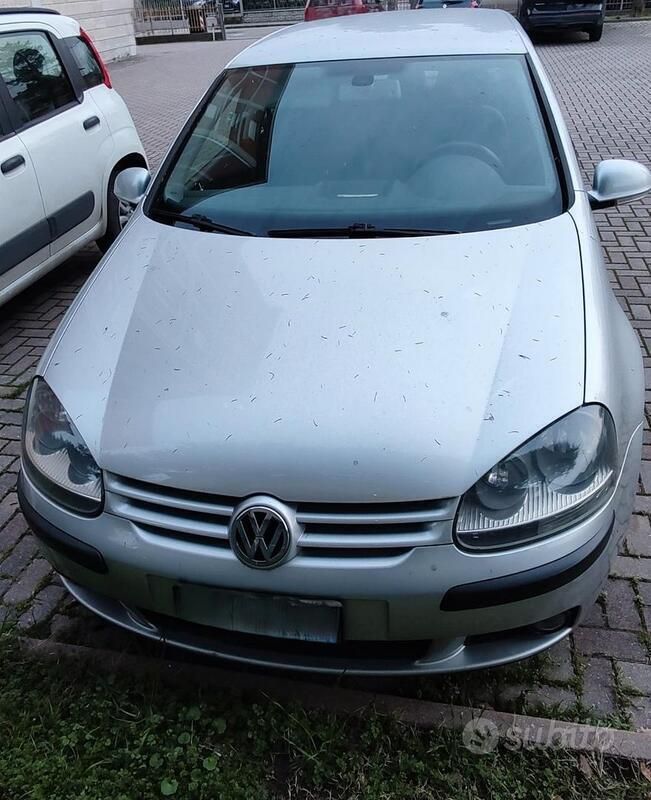 Argento Usata 2004 VW Golf IV Sportline Tre volumi | 2000 € (Super prezzo) - Immagine 1/4