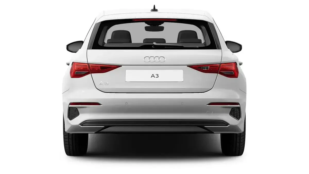 Usata Audi A3 Business 110 CV (80 kW) 2023 Bianco Berlina