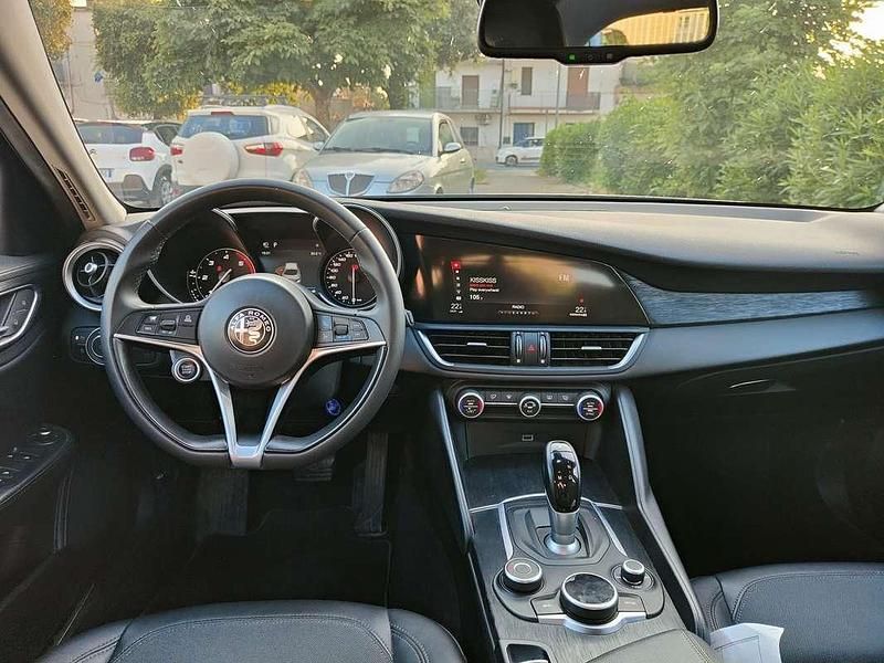 Usata Alfa Romeo Giulia Tech Edition 160 CV (117 kW) 2020 Blu/azzurro Berlina