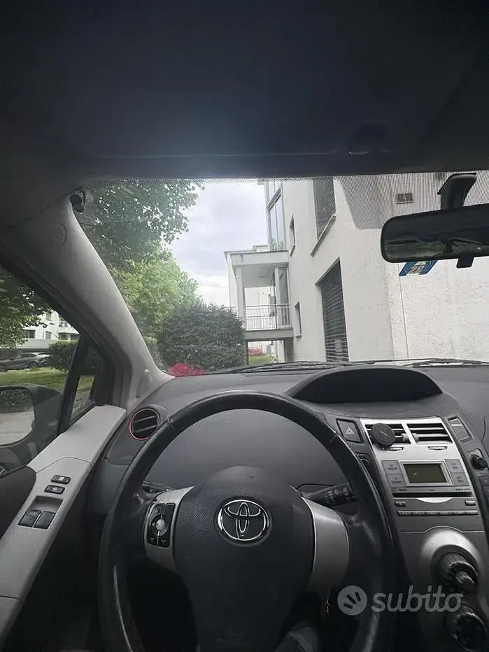 Usata Toyota Yaris 69 CV (50 kW) 2008 Utilitaria