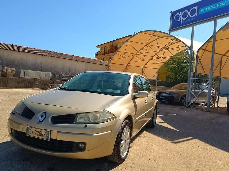 Beige Usata 2007 Renault Mégane II Dynamique Station wagon | 2100 € (Molto cara) - Immagine 1/4