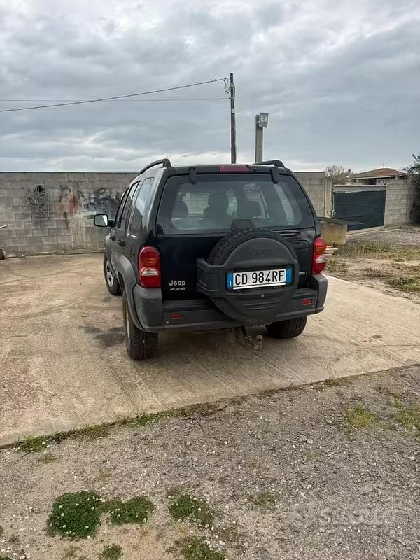 Second-hand Jeep Cherokee 116 CP (85 kW) 2003 SUV