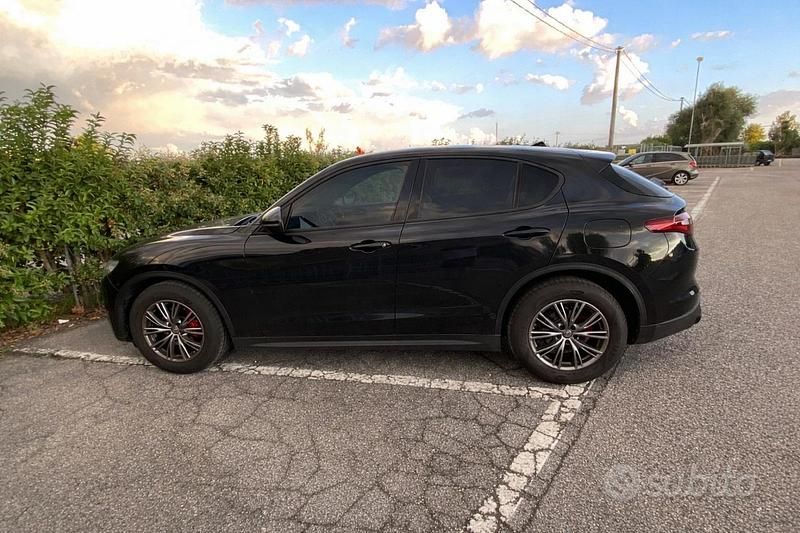 Usata Alfa Romeo Stelvio 180 CV (132 kW) 2017 Nero SUV