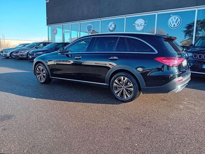 Usata Mercedes C220 Premium Plus 200 CV (147 kW) 2022 Nero Station wagon