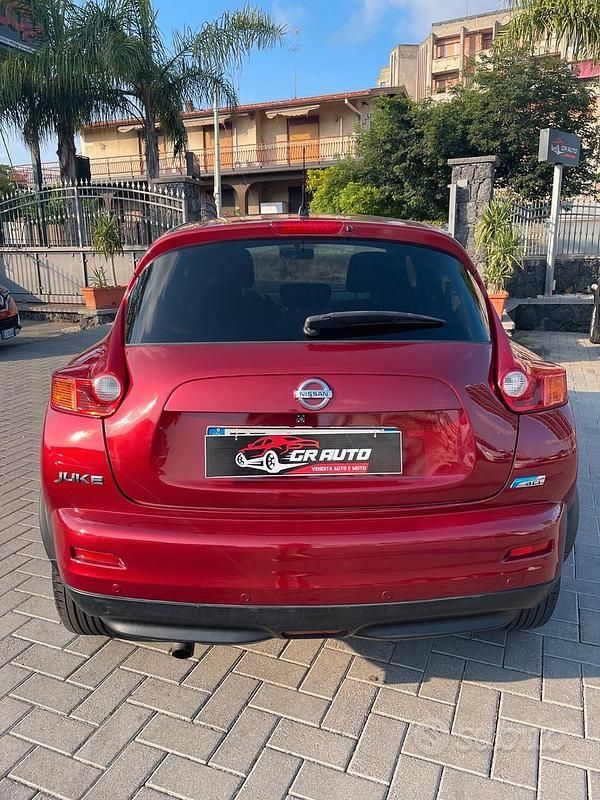 Usata Nissan Juke Tekna 110 CV (80 kW) 2011 Rosso SUV