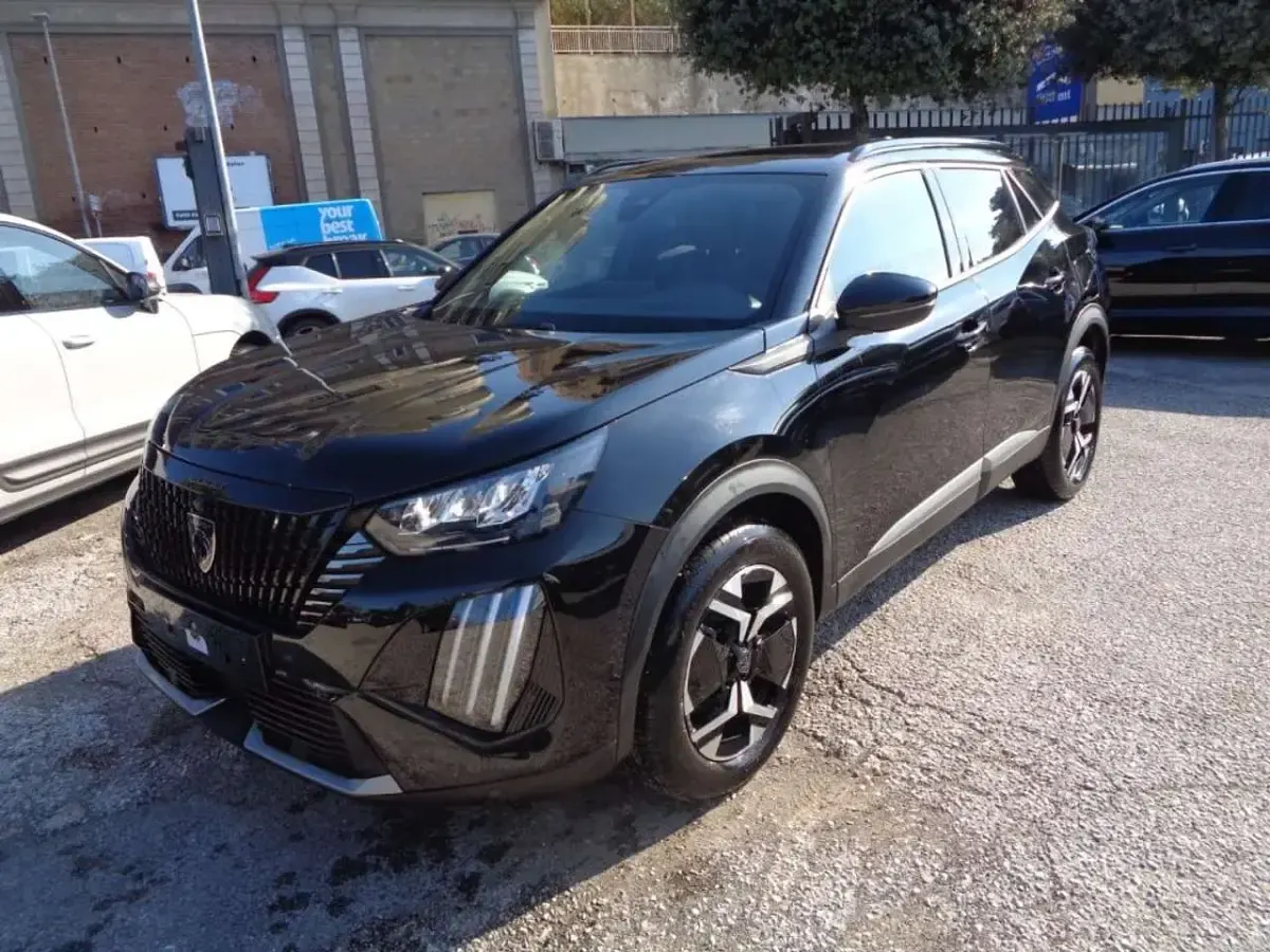 Usata Peugeot 2008 Allure 101 CV (74 kW) 2024 Nero SUV