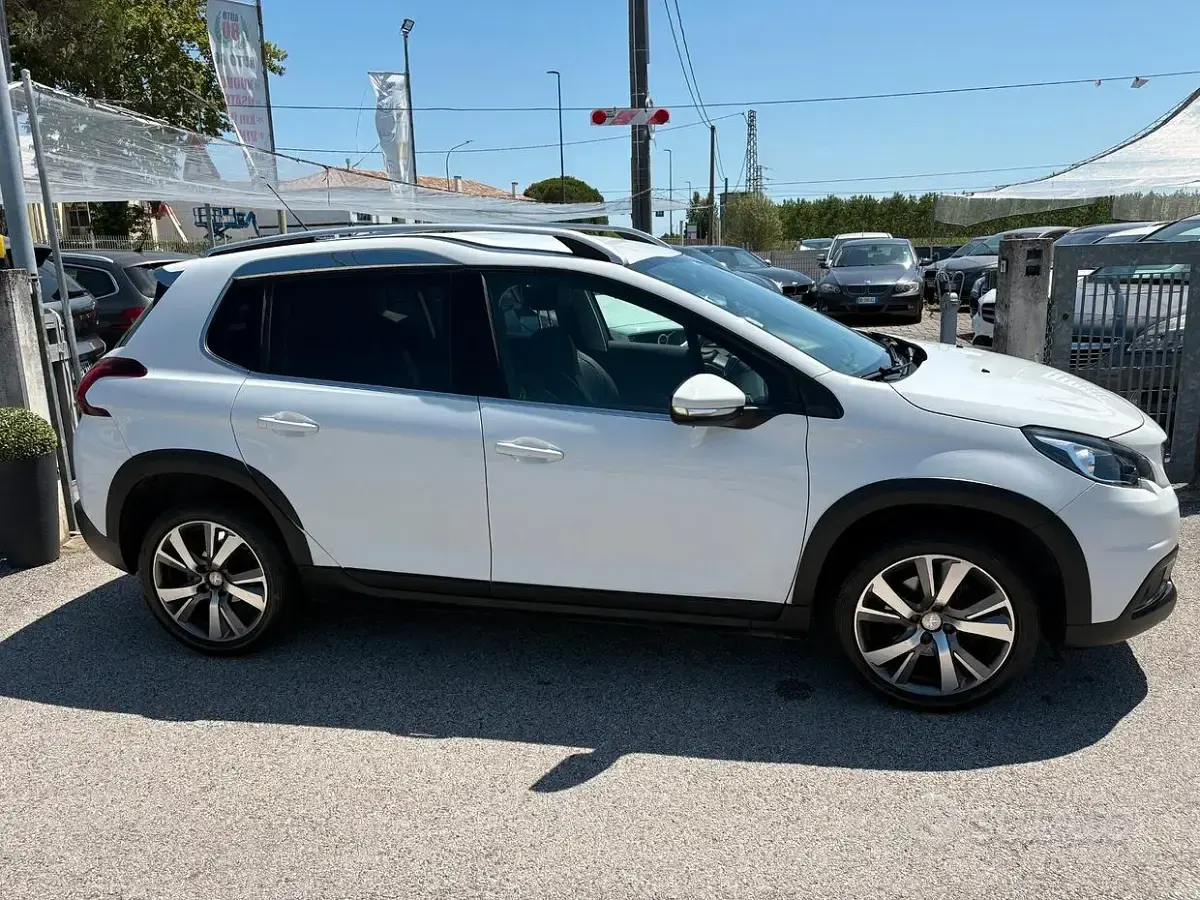 Usata Peugeot 2008 Allure 102 CV (75 kW) 2018 Bianco SUV