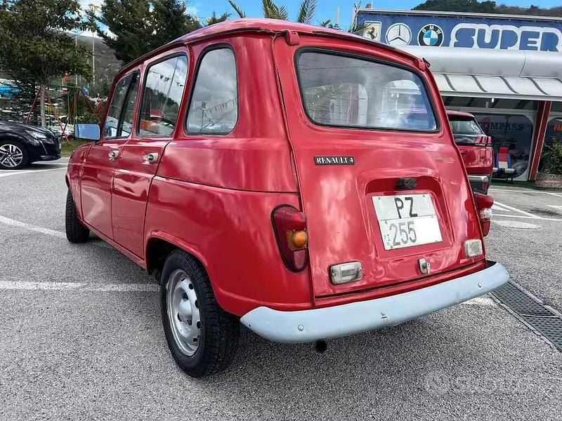 Usata Renault R4 33 CV (24 kW) 1988 Rosso Berlina
