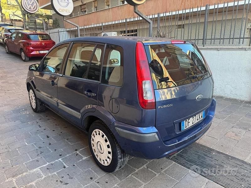 Usata Ford Fusion Collection 68 CV (50 kW) 2007 Blu Utilitaria