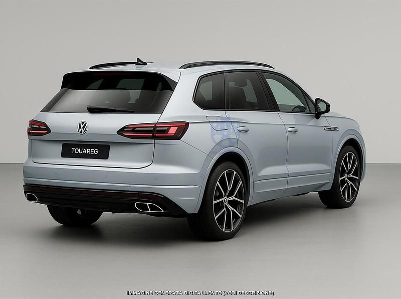Usata VW Touareg R 462 CV (339 kW) 2024 Grigio SUV