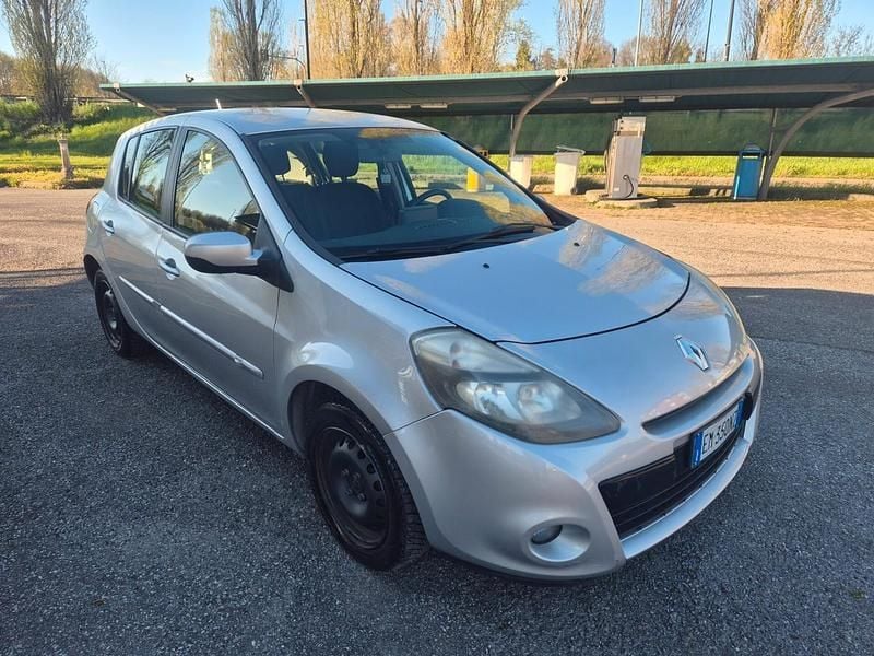 Usata Renault Clio IV 89 CV (65 kW) 2012 Argento Berlina