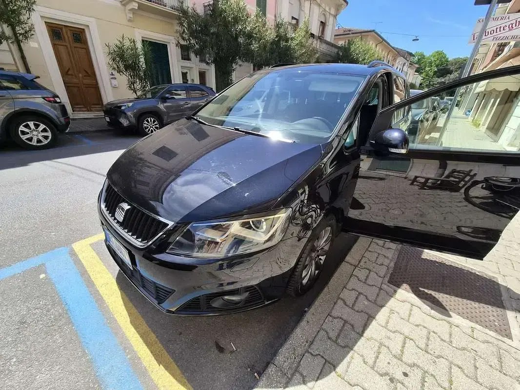 Käytetty Seat Alhambra I-Tech 140 HP (102 kW) 2015 Tila-auto