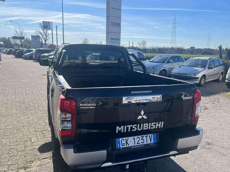 Usata Mitsubishi L200 Intense 150 CV (110 kW) 2020 Nero Pick-up