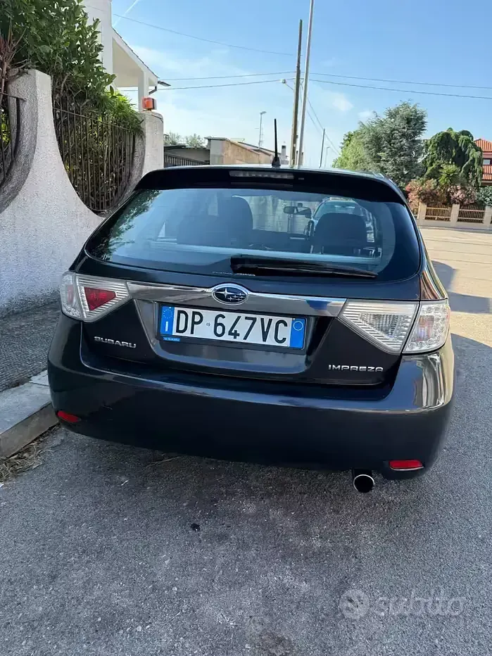 Usata Subaru Impreza 107 CV (78 kW) 2008 Grigio Berlina