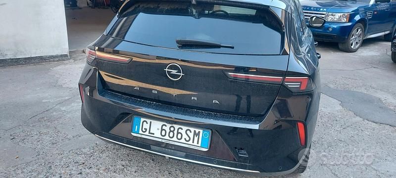 Usata Opel Astra Business Elegance 131 CV (96 kW) 2023 Nero Utilitaria