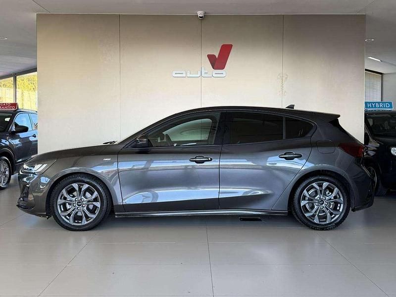Usata Ford Focus ST-Line 116 CV (85 kW) 2025 Grigio magnetico Berlina