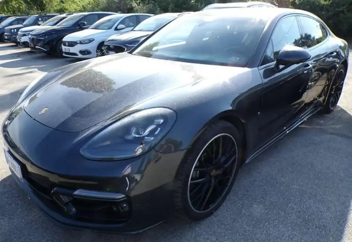 Usata Porsche Panamera 330 CV (242 kW) 2021 Nero Berlina