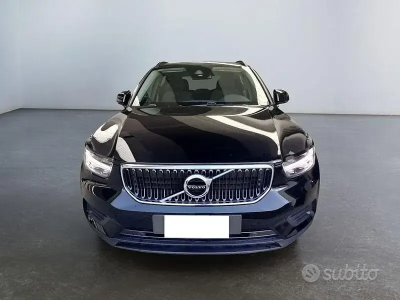 Gebraucht Volvo XC40 Momentum 190 PS (139 kW) 2019 Schwarz SUV