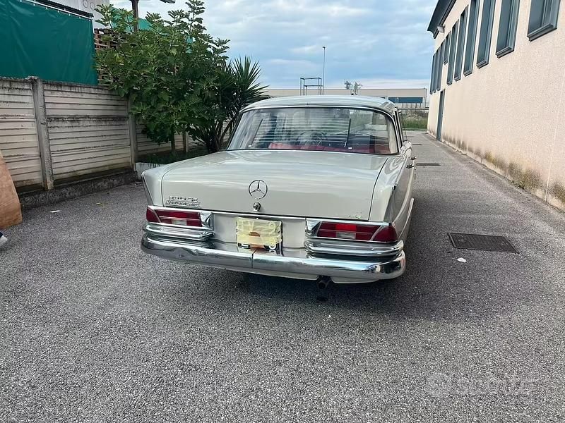 Usata Mercedes 220 SE 1960 Berlina