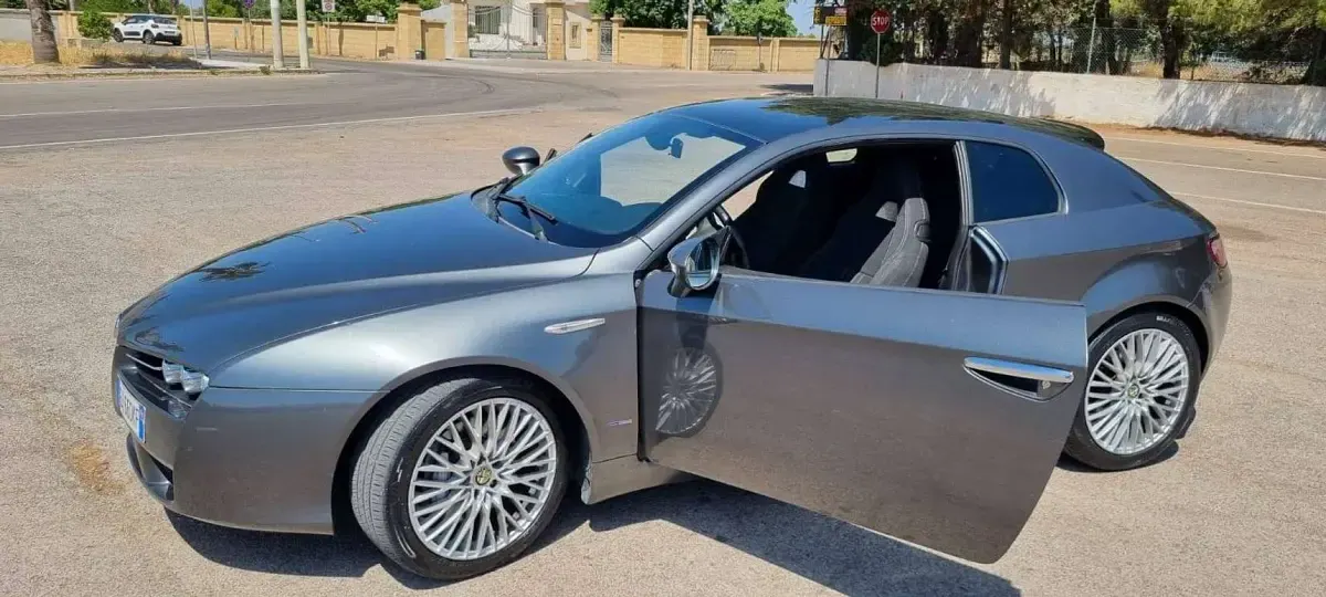 Usata Alfa Romeo Brera 200 CV (147 kW) 2010 Grigio Coupé