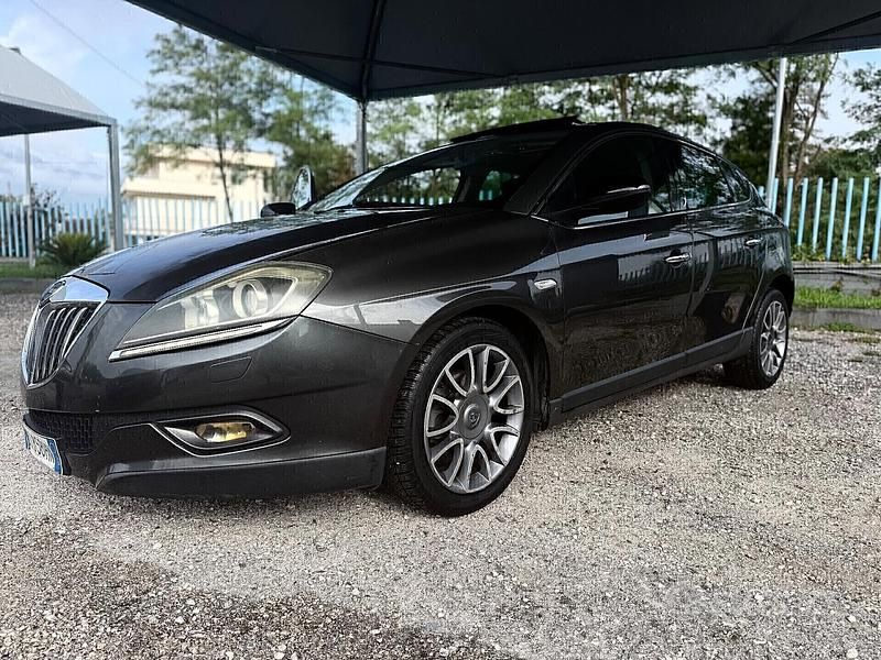 Usata Lancia Delta 150 CV (110 kW) 2008 Grigio Utilitaria