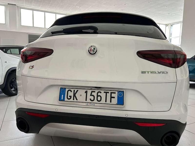 Usata Alfa Romeo Stelvio Business 190 CV (139 kW) 2022 Bianco SUV