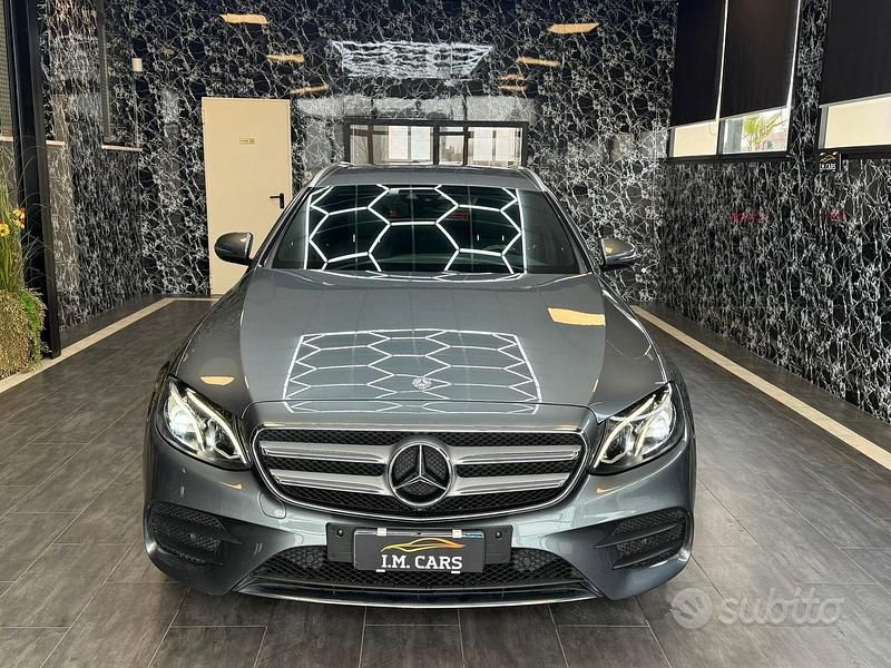 Usata Mercedes E220 Premium Plus 194 CV (142 kW) 2017 Grigio Station wagon