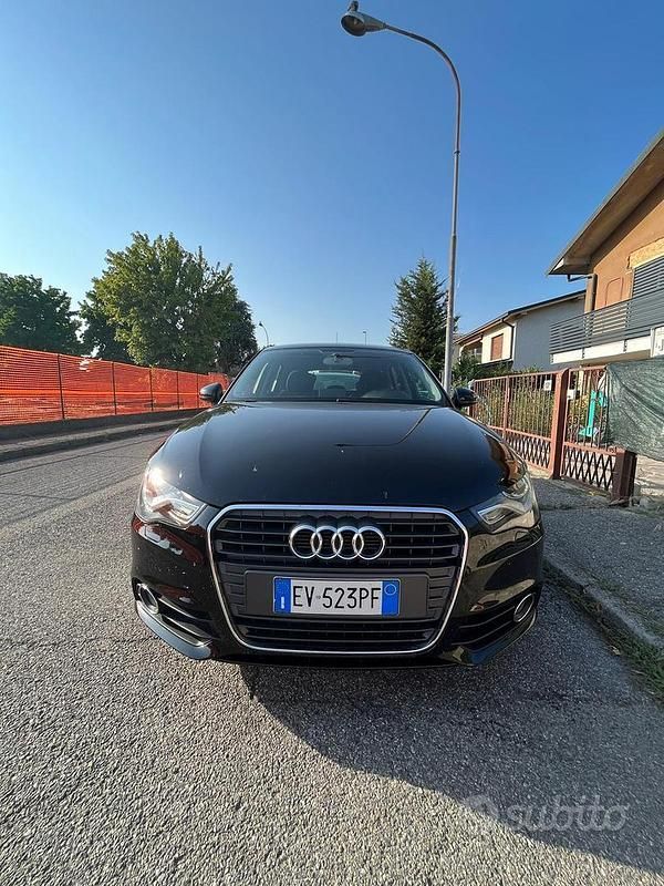 Usata Audi A1 Sportback Ambition 90 CV (66 kW) 2014 Nero Utilitaria