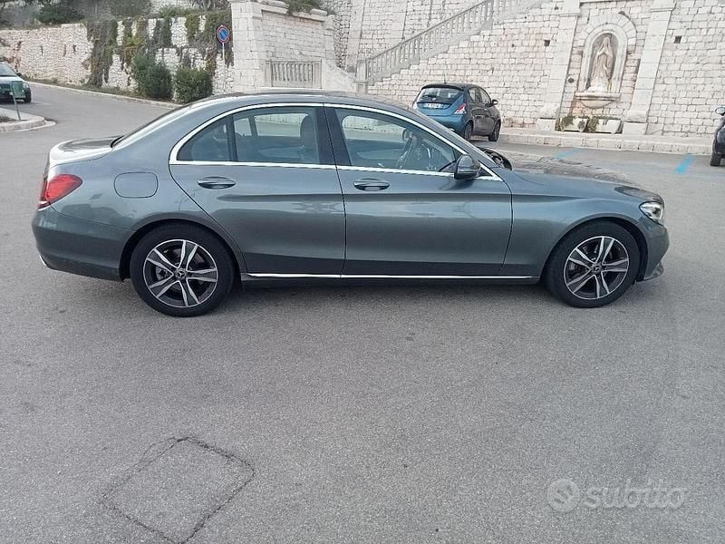 Usata Mercedes C220 170 CV (125 kW) 2019 Grigio Berlina