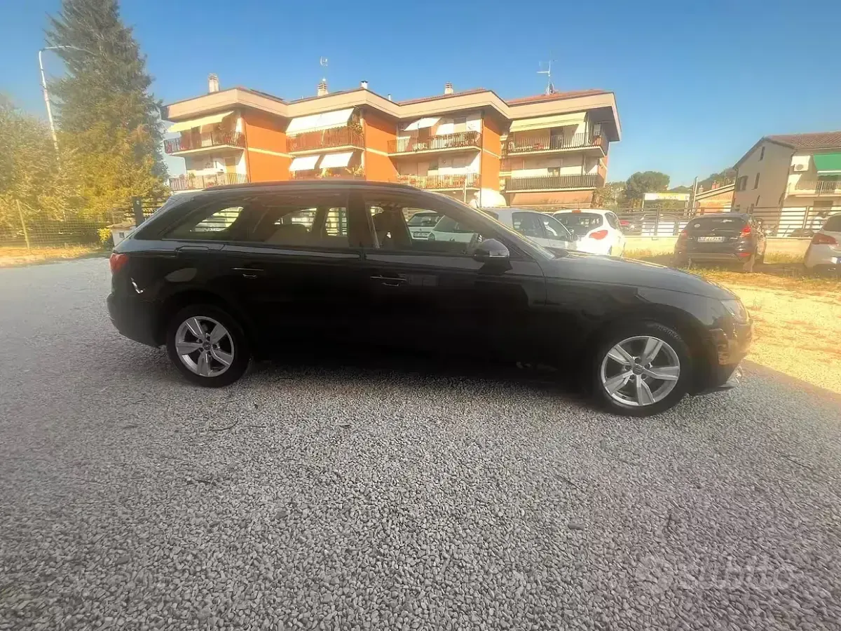 Usata Audi A4 150 CV (110 kW) 2018 Grigio Station wagon