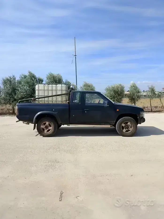 Usata Nissan King 1993 Nero Pick-up