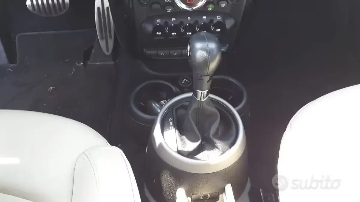 Usata Mini Cooper S 184 CV (135 kW) 2010 Nero Utilitaria