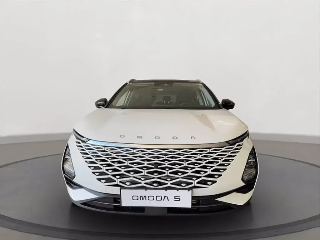 Nuova Omoda 5 224 CV (164 kW) 2026 Khaki white & carbon crystal black roof SUV